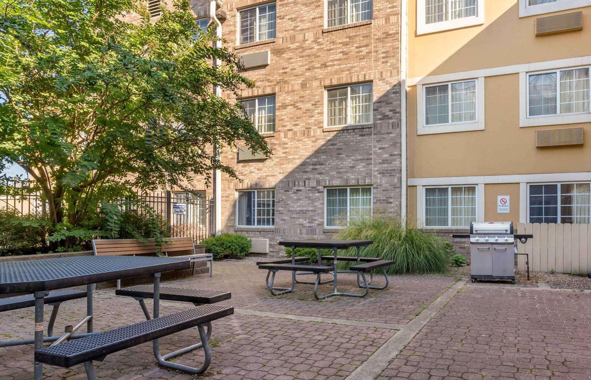 Extended Stay America Suites - Louisville - Alliant Avenue Eksteriør billede